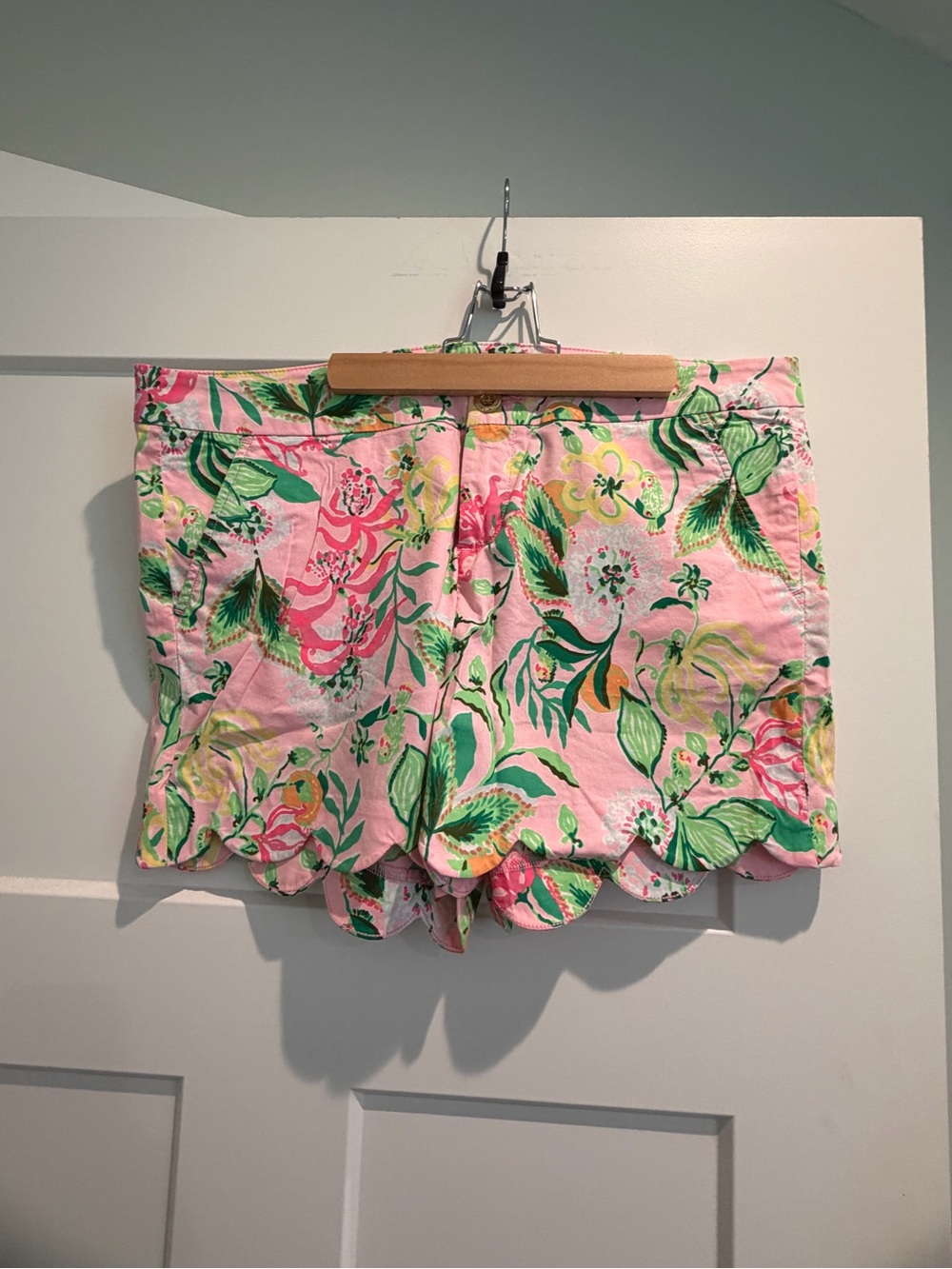Lilly Pulitzer Pink Floral Scalloped Hem Bermudas